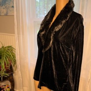 Velvety jacket with faux fur collar
